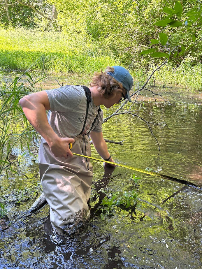 Surveying habitat to prepare for a Benthos Bioassay