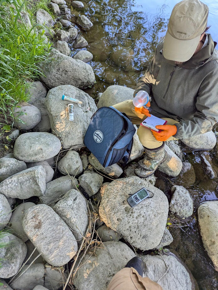 Testing water Cl⁻ & ion levels in Queen Snake habitat.